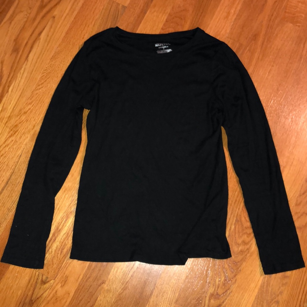 Black long sleeve tee